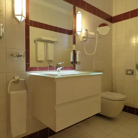 Hotel Residenz Hoessinger 4*