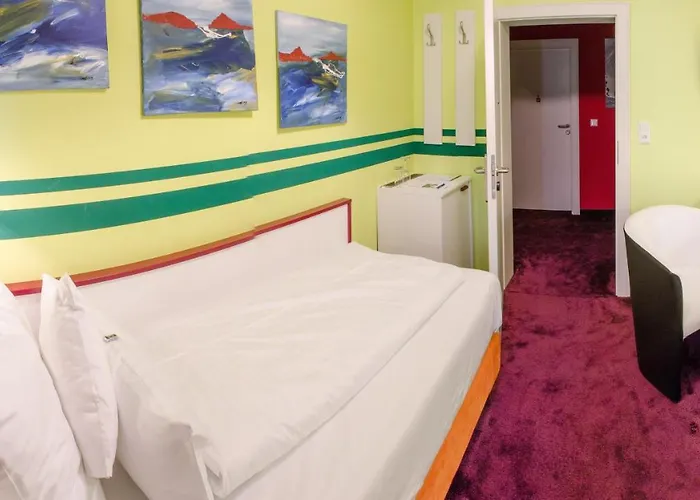 豪斯林格住宅酒店 Karlstetten