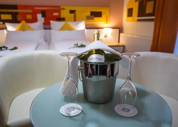 豪斯林格住宅酒店 酒店 Karlstetten